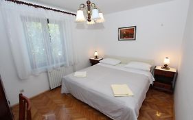 Apartments Lara
